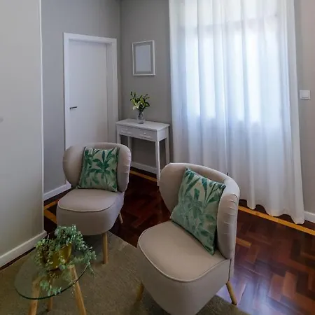 Blue House Apartment *