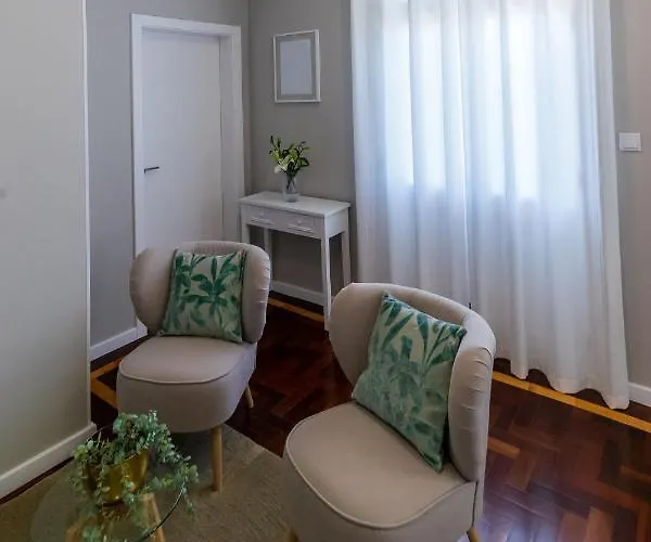 Blue House Apartment *