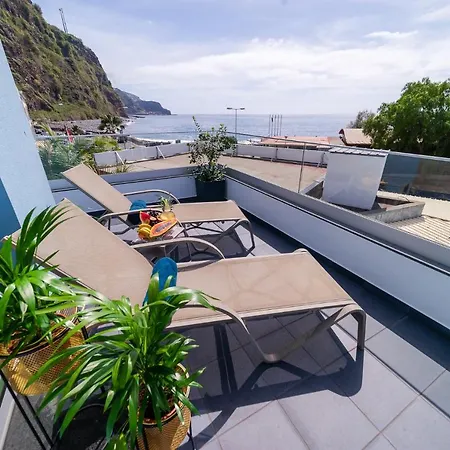 Blue House * Ponta do Sol (Madeira)